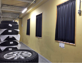 専用倉庫でタイヤ保管_02
